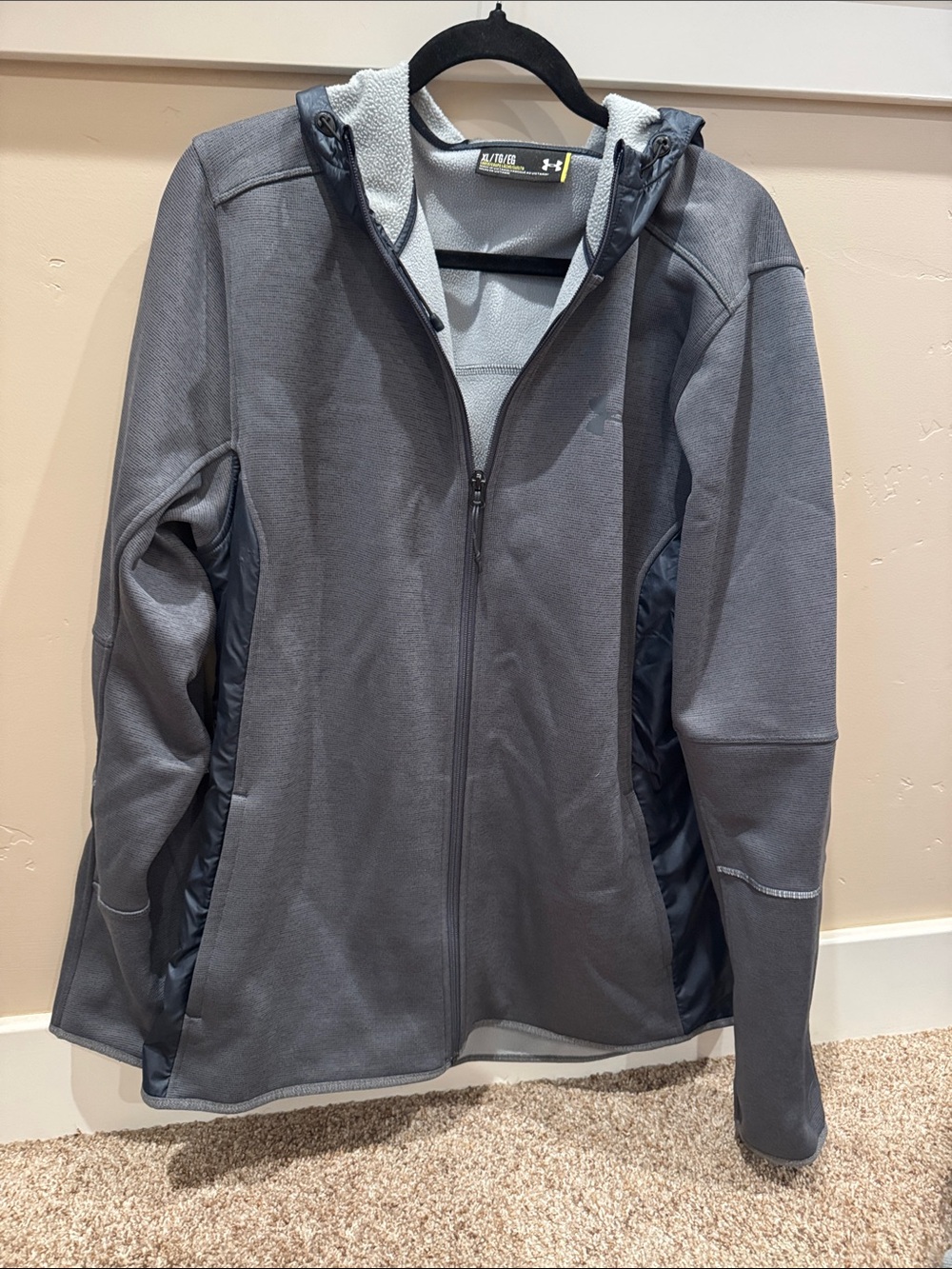 Under Armour men’s Charcoal Gray Hooded Full-Zip Jacket